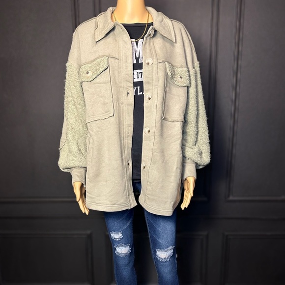 NWT Sherpa shacket - Picture 5 of 5